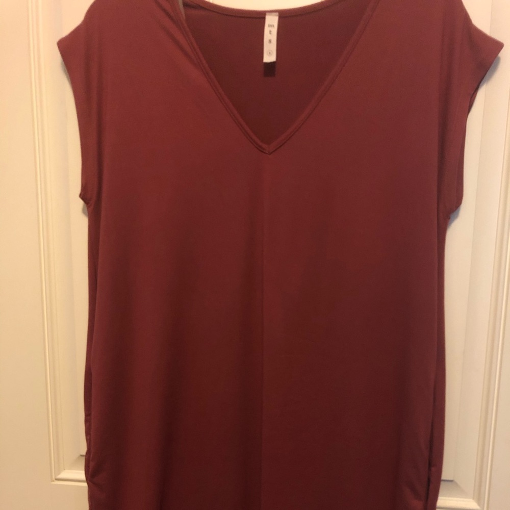 New v-neck cotton dress with pockets!